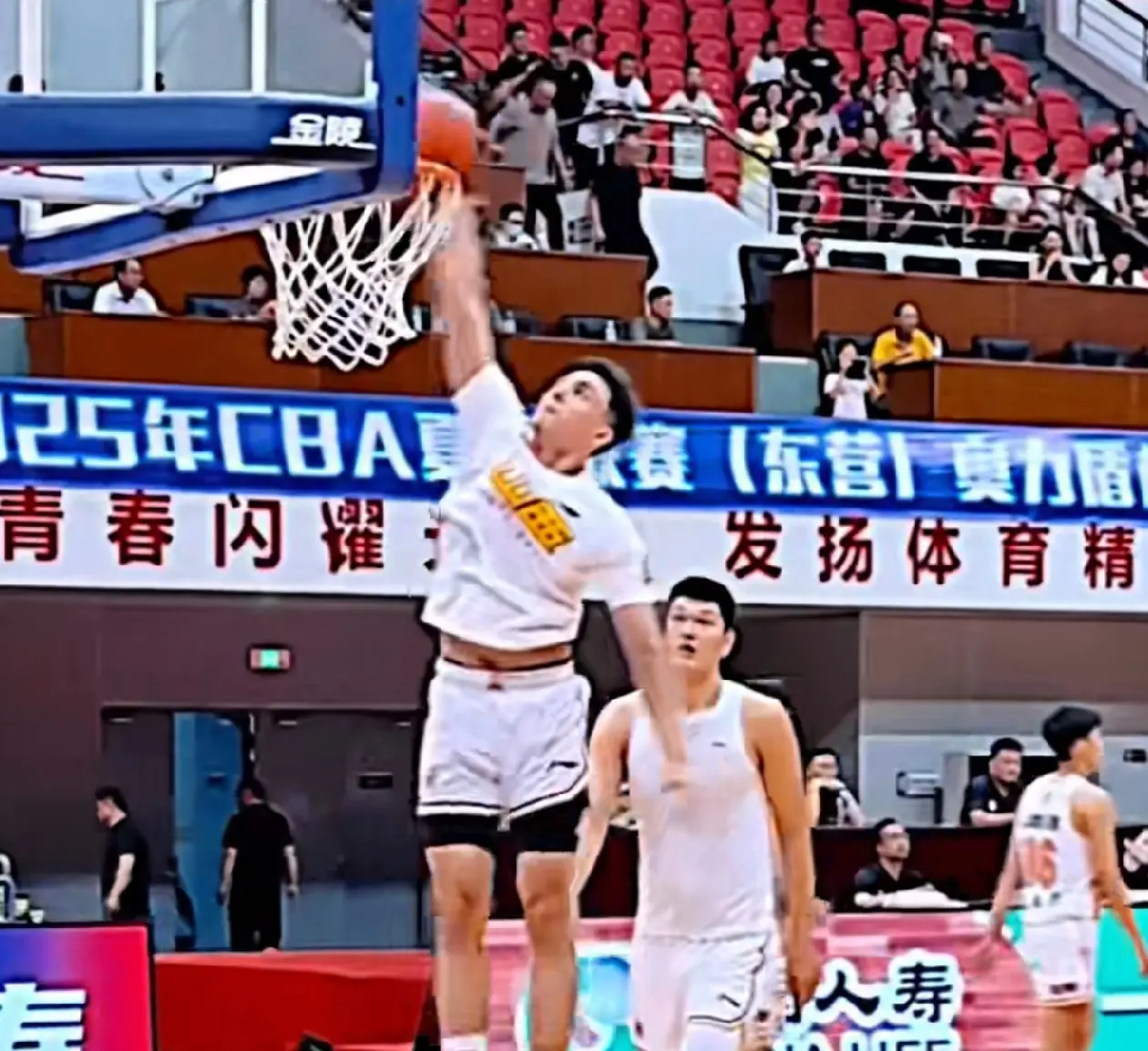 山西男篮受, 但杜锋有徐, 的广东轮换 山西男篮受, 但杜锋有徐, 的广东轮换