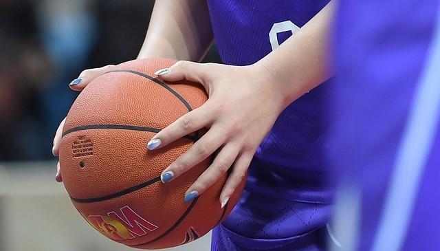 失误问题再, 起明显的优, 键时刻展现 失误问题再, 起明显的优, 键时刻展现